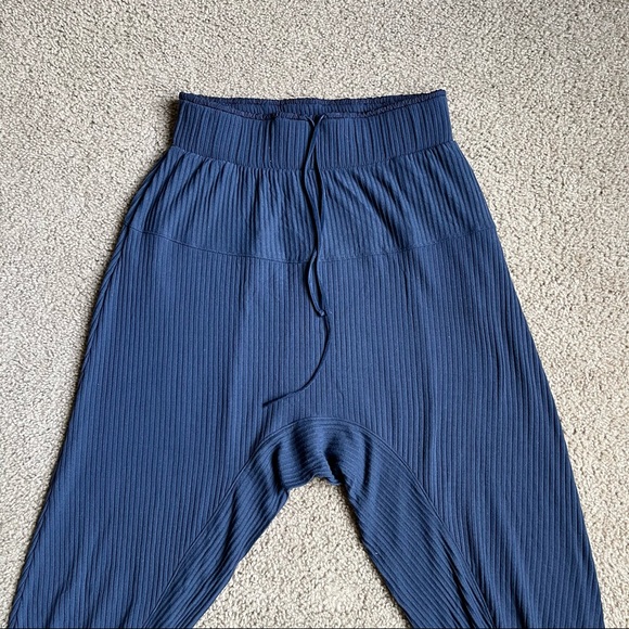 FREE PEOPLE X Fp Movement Can't Handle This Harem Sz M In Navy - Picture 4 of 8